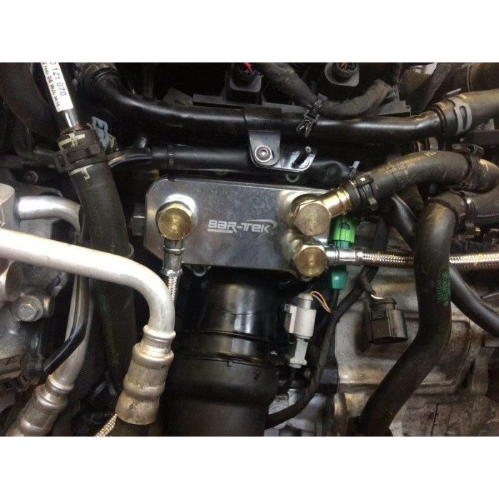Снимка на 2.0L TFSI EA113 oil cooler flange BAR-TEK® BAR-TEK Motorsport 21tf278